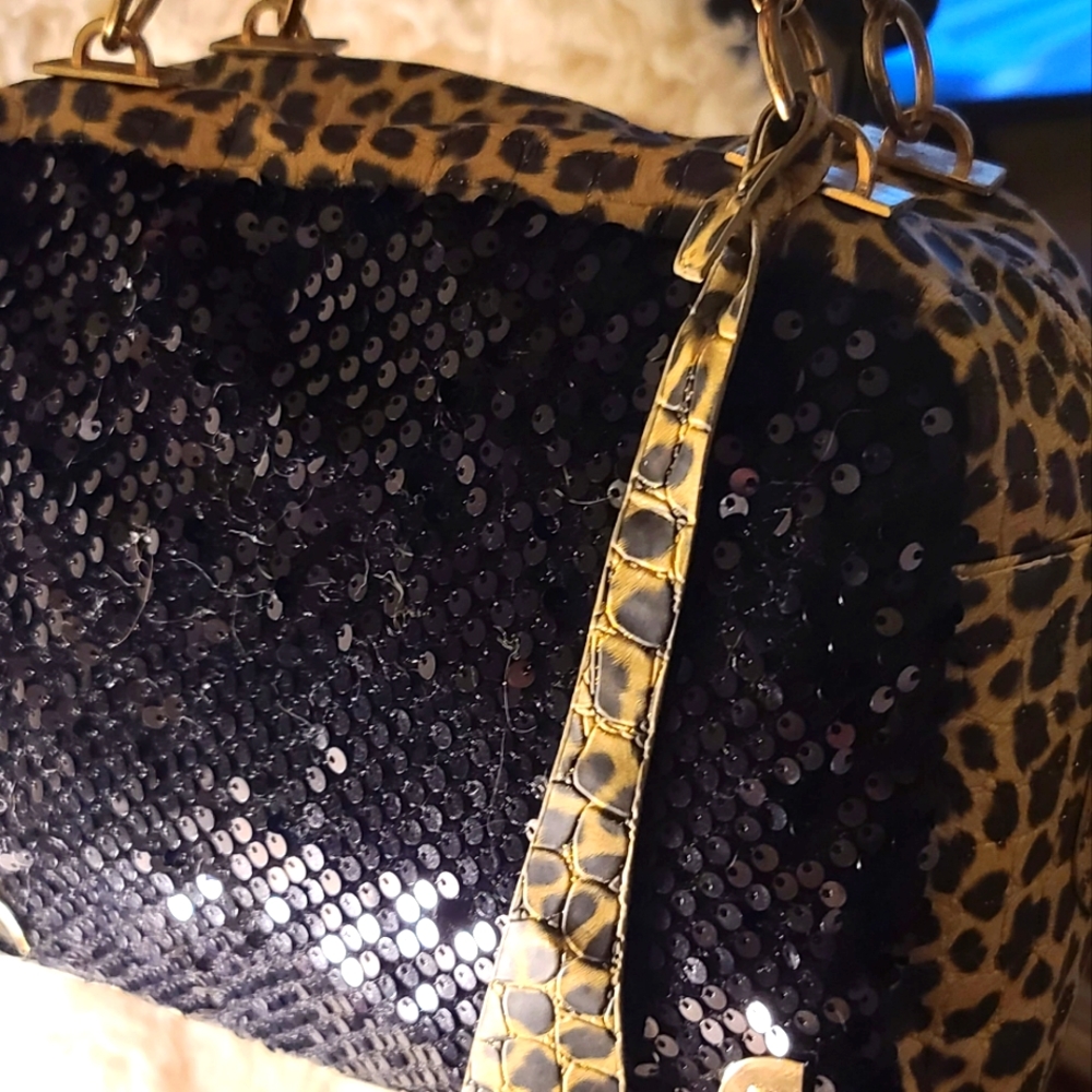 Jing Pin Small leopard  black sequins